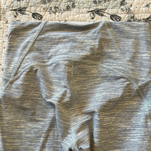 Lulu Lemmon Leggings - Picture 3 of 4